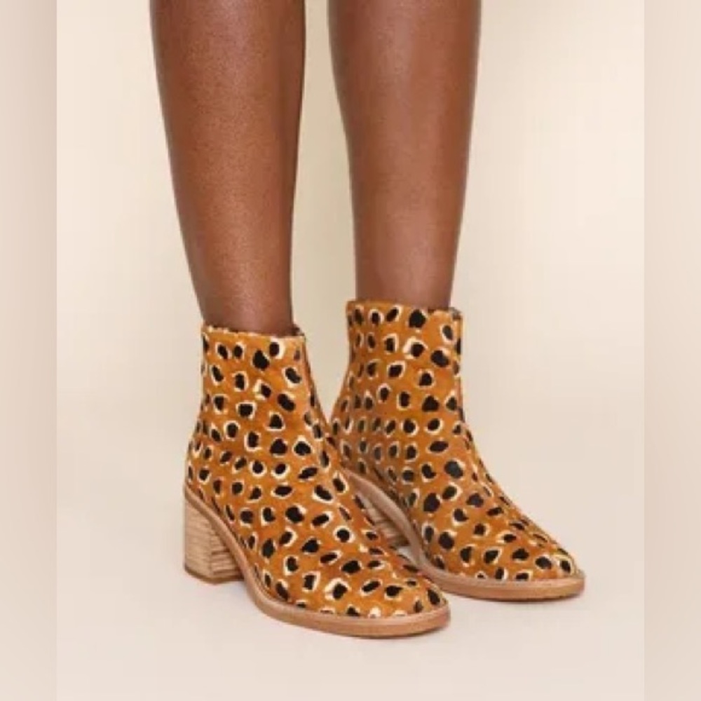 Intentionally Blank calf hair cheetah leopard ankle boots 7 7.5
